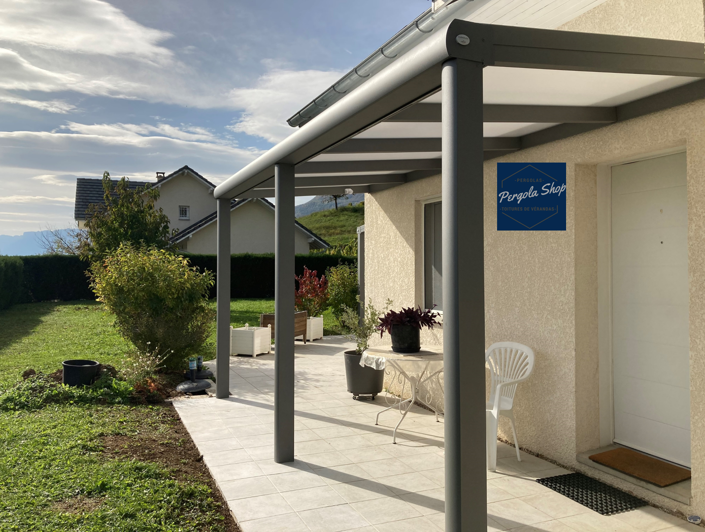 pergola abri de terrasse couverture entrée aluminium sur mesure éclairage LED automatique Albertville Savoie Savoie