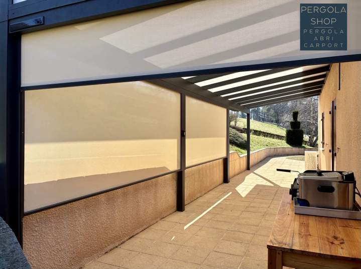 abri de terrasse avec stores zip